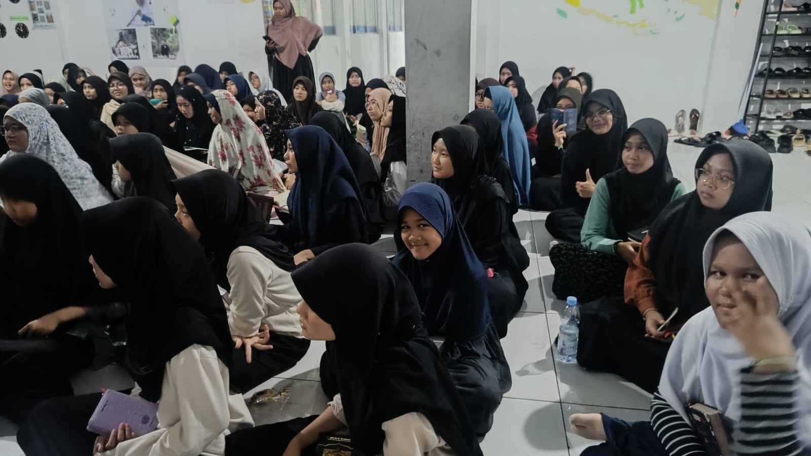 Berbagi pada Anak-anak Yatim di Cibinong- Bojonggede