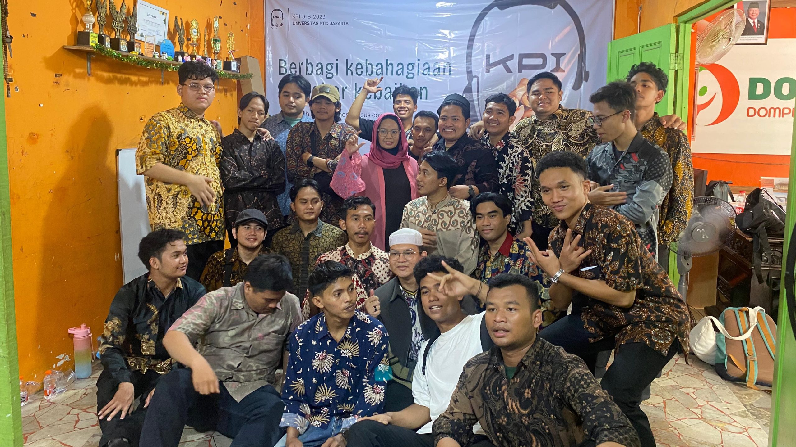 Berbagi dengan Anak Yatim di Lebak Bulus Jakarta Selatan